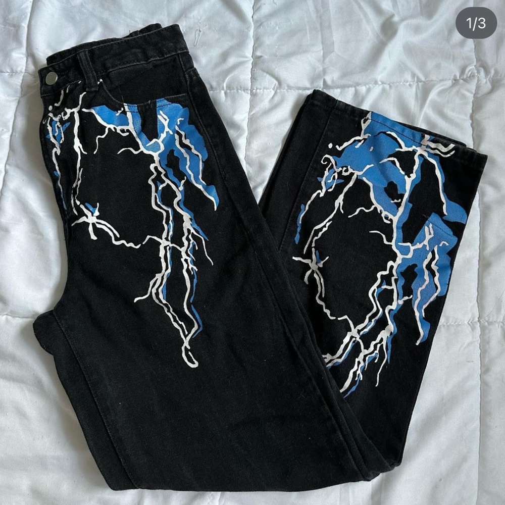 Jeans - Picture 1 of 3